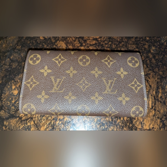 Louis Vuitton Sarah Monogram Wallet with COA Brown VGUC - Picture 2 of 16